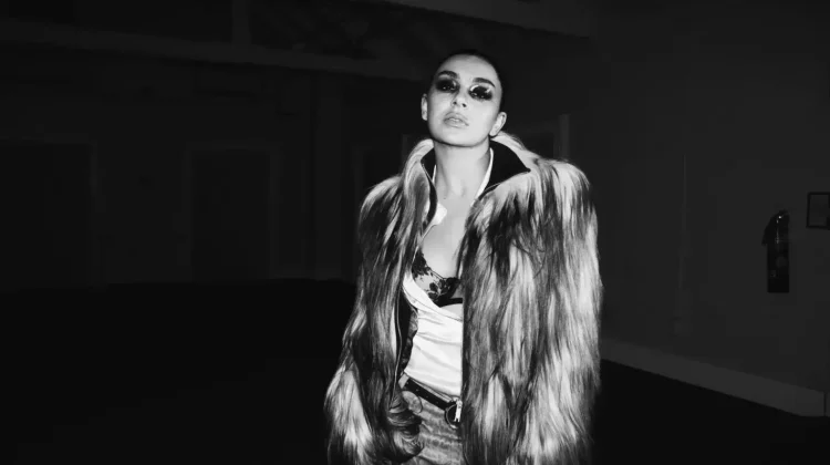 Single Baru Charli XCX Dapat Kritikan Tajam