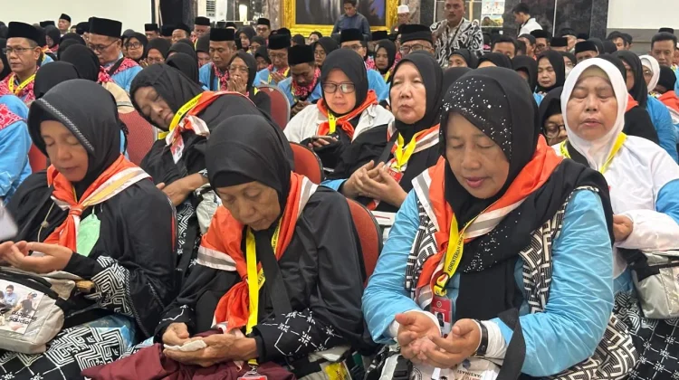 Kloter 23 KJT Kota Cirebon Masuk Embarkasi, Jemaah: Kami Ikuti Aturan