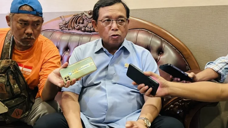 Kelangkaan Solar Lumpuhkan Aktivitas Nelayan Kejawanan