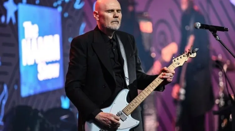 Konser Orkestra Vokalis The Smashing Pumpkins