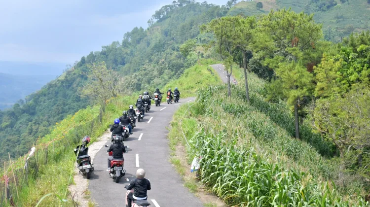 Touring Sosial, Pekerja Kilang Balongan Santuni Ponpes