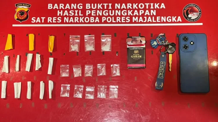 Polisi Sisir Titik Persembunyian Sabu di Majalengka, Belasan Paket Diamankan