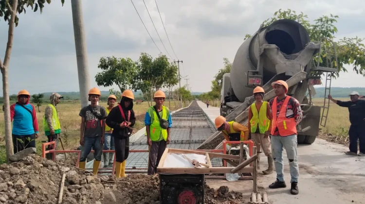 DPUTR Kabupaten Cirebon Siapkan Puluhan Paket Perbaikan Jalan Tambahan