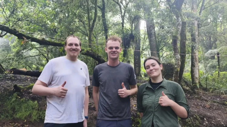 Pendaki Mancanegara Puji Jalur Palutungan dan Kebersihan Gunung Ciremai