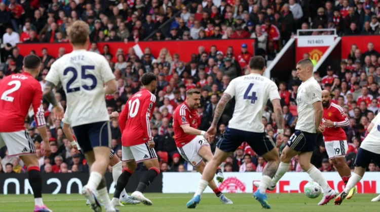 Hantam Nottingham Forest 3-2, MU Resmi Finis di Posisi Tiga