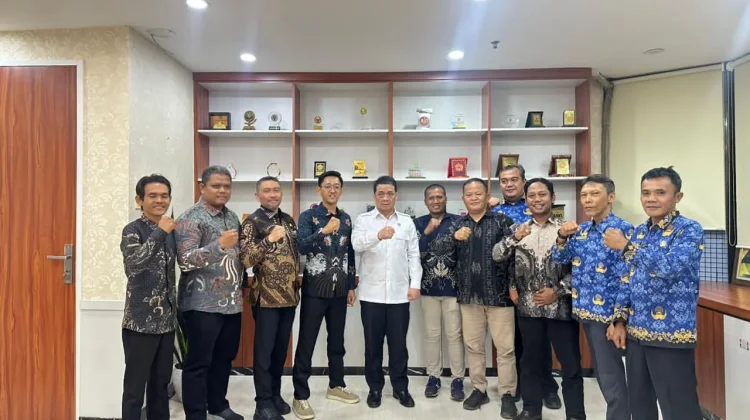 Wamen Desa PDT Tingkatkan Daya Saing Petani Melon Indramayu