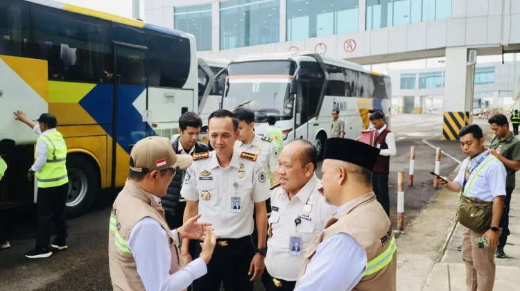 Imigrasi Cirebon Tuntaskan Layanan Haji Embarkasi Kertajati 2026