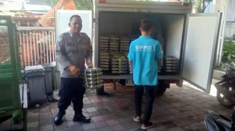 645 Porsi Makan Bergizi Gratis Didistribusikan di Kebonbaru Kota Cirebon