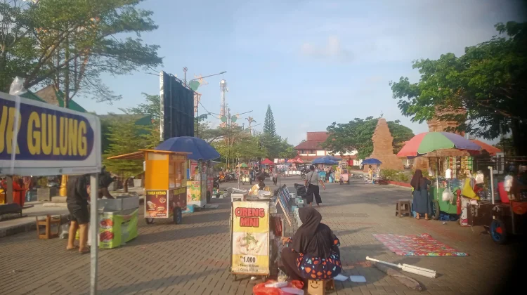 Pemkab Indramayu Soroti Keberadaan Pedagang di Area Alun-Alun