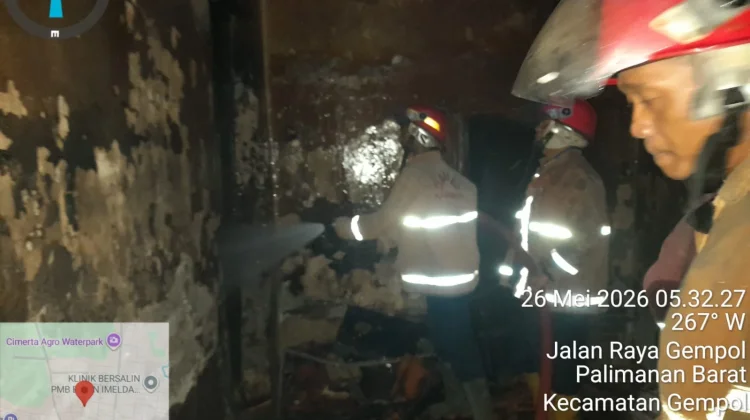 Dua Rumah di Gempol Cirebon Ludes Terbakar Dini Hari