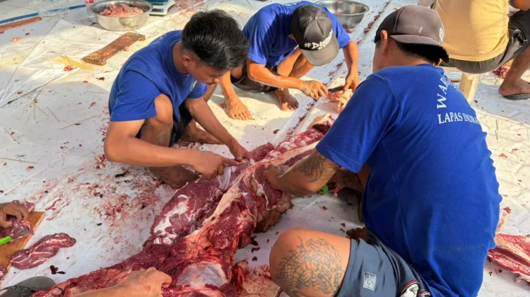 Momentum Idul Adha, Lapas Indramayu Bagikan Ratusan Paket Daging Kurban
