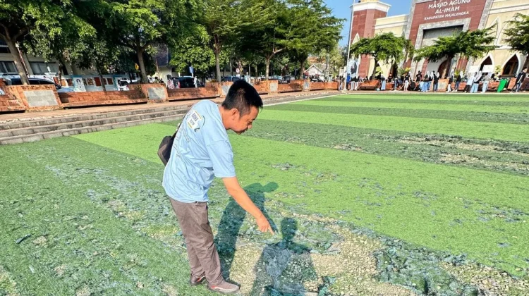 Dibangun Tahun 2021, Rumput Sintetis Alun-Alun Majalengka Kini Mulai Rusak