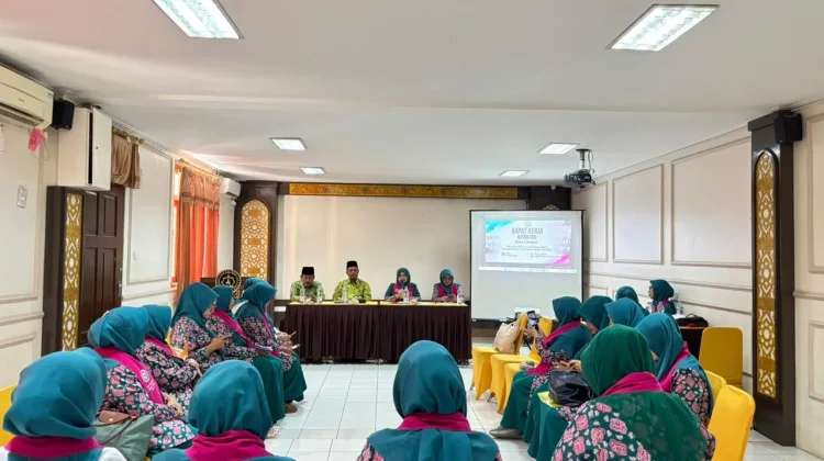 BKMM DMI Kota Cirebon Siapkan Program Pesantren Lansia