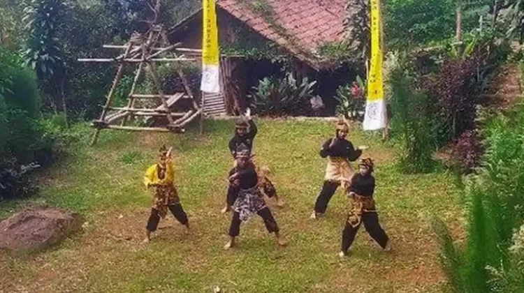 Kampung Silat di Majalengka Bertahan Lebih dari Setengah Abad