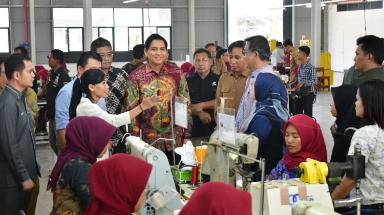 Bupati Lucky Hakim Tinjau Proyek Sekolah Rakyat dan Industri Indramayu