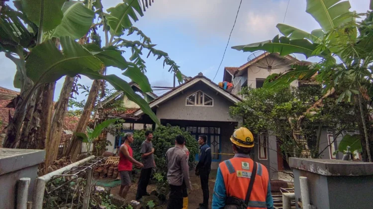 Ditinggal ke Pasar, Rumah di Majalengka Ludes Dilahap Si Jago Merah