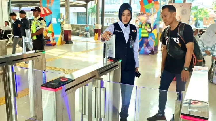 Boarding Tinggal Scan Wajah, KAI Daop 3 Dorong Layanan Face Recognition