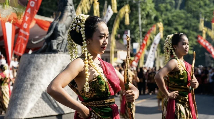 Seren Taun 1959 Saka di Cigugur Kuningan : Ruang Persaudaraan & Miniatur Indonesia