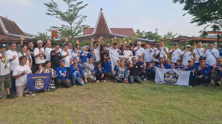 Bobotoh Kolot Kuningan Bentuk Wadah Suporter Persib yang Lebih Dewasa