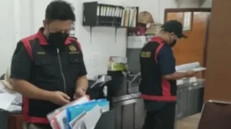 Kejati Jabar Geledah DPRD Indramayu Belum TetapkanTersangka Tuper