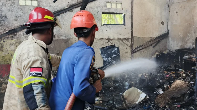 Korsleting Listrik Hanguskan Tempat Fitnes di Indramayu