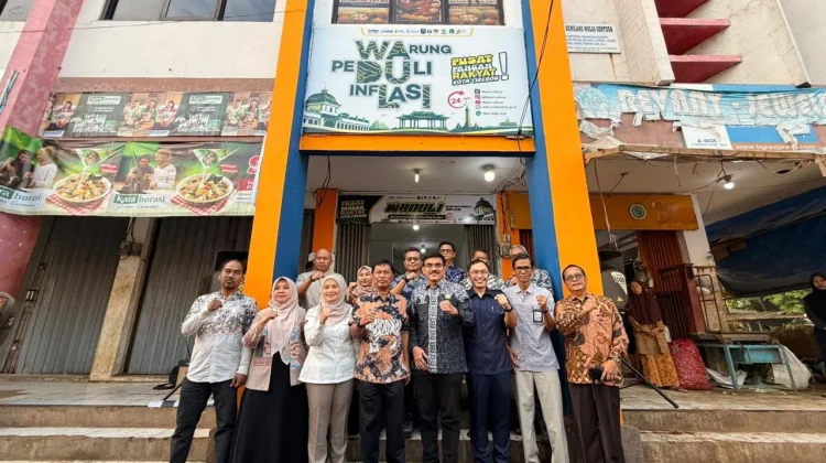 Kendalikan Inflasi, Wali Kota Cirebon Luncurkan Mol Pangling