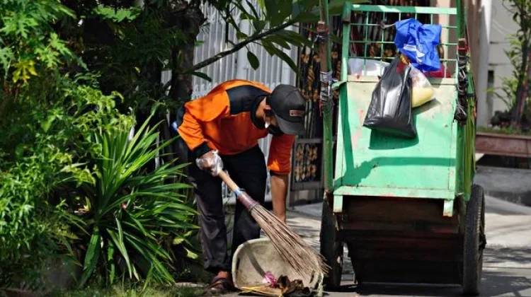 Masyarakat Cirebon Diajak Jadi Pejuang Lingkungan dan Budaya Bersih