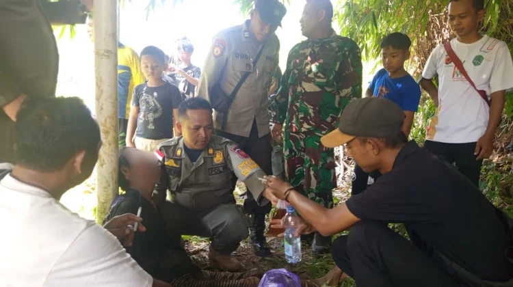 Sinergitas TNI-Polri Evakuasi Wanita Depresi di Sungai Ciburuy Majalengka