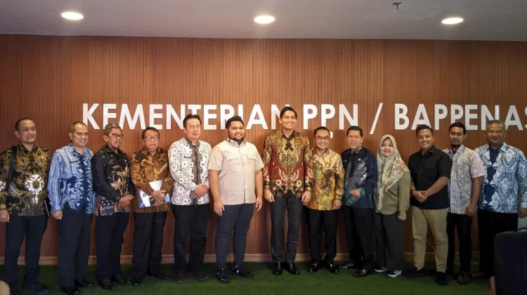 Percepat Dongkrak Pembangunan di Indramayu Lucky Hakim Gandeng Bapenas