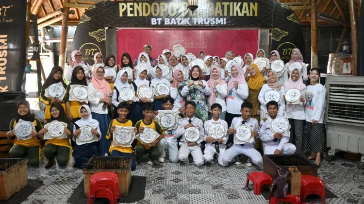 Pemkab Cirebon Tanamkan Cinta Budaya lewat Pelatihan Membatik bagi Anak