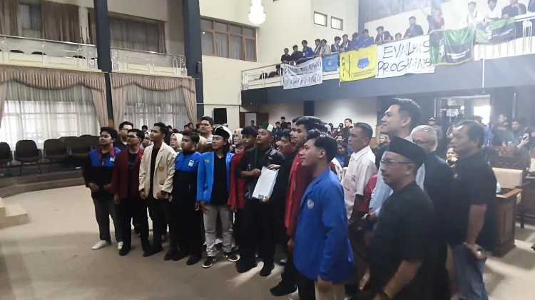 Aksi Cipayung Plus Kuningan Titip Lima Tuntutan