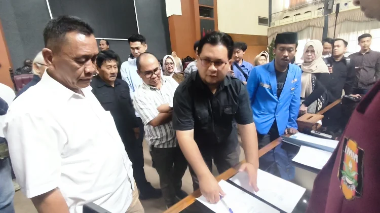 Aksi Cipayung Plus Kuningan Titip Lima Tuntutan
