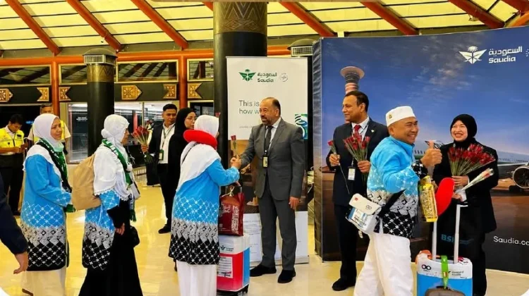 Kepulangan Haji Kota Cirebon Kloter 23 KJT, Satu Jemaah Tertunda karena Sakit