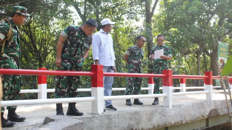 Tim Audit Wasrik Itdam III/Siliwangi Tinjau Pembangunan Jembatan di Wilayah Kodim
