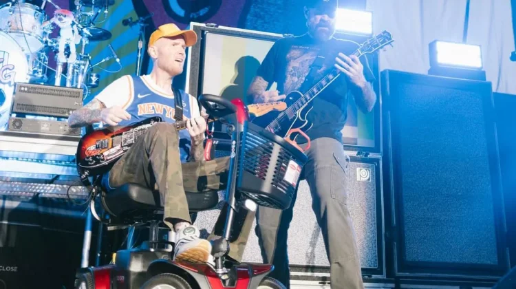 Lawan Kanker, Chad Gilbert Akhirnya Kembali Manggung
