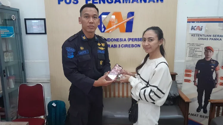 Layanan Lost and Found KAI Daop 3 Cirebon Selamatkan Ratusan Barang