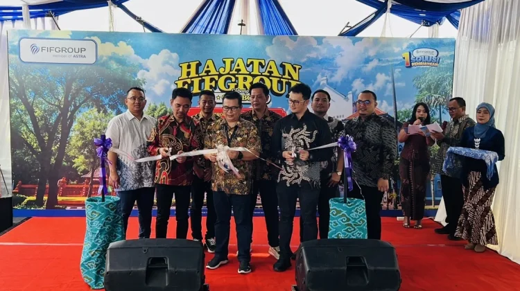 Gandeng UMKM dan Berbagi Bansos, Hajatan Rakyat di Cirebon Berlangsung Meriah