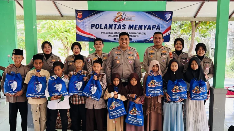 Polantas Menyapa, Satlantas Polres Cirebon Kota Berbagi Kasih ke Anak Yatim