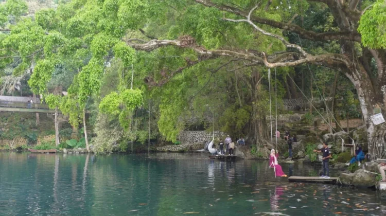 Telaga Biru Cicerem Tarik Ribuan Wisatawan Setiap Pekan