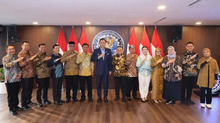 Mall UKM dan Porsenitas Perkuat Daya Saing Pelaku Usaha Cirebon
