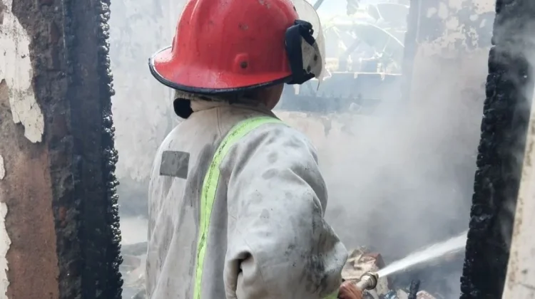 Kebakaran Rumah Tua di Trusmi Wetan Cirebon, Kerugian Rp250 Juta