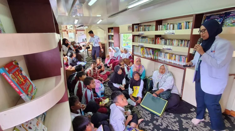 KAI Edukasi Keselamatan Jalur Kereta dan Melalui Rail Library