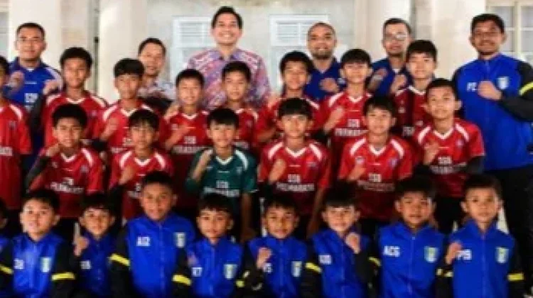 Lucky Hakim Lepas Kontingen SSB menuju Liga Jabar Istimewa