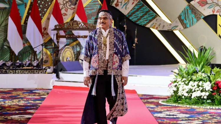 Kota Cirebon Raih Juara Terunik di Fashion Show Pekan Kerajinan Jawa Barat 2026