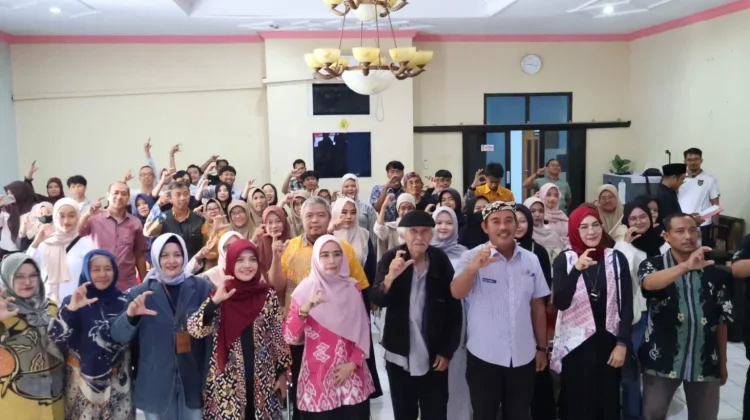 Disbudpar Kab. Cirebon Perkuat Pelestarian Topeng lewat Kajian Budaya