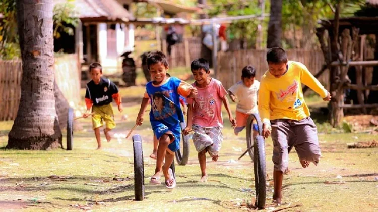 Libur Sekolah Dimanfaatkan Anak Bermain Luar Demi Kesehatan Optimal