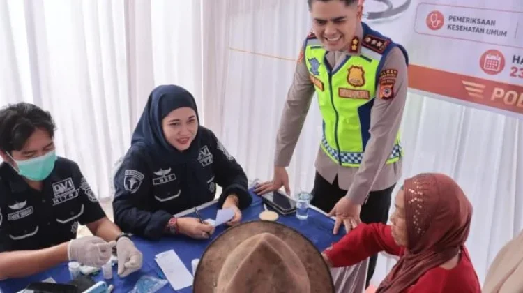 Hari Bhayangkara ke-80, Polres Indramayu Gelar Pengobatan Gratis di Cantigi