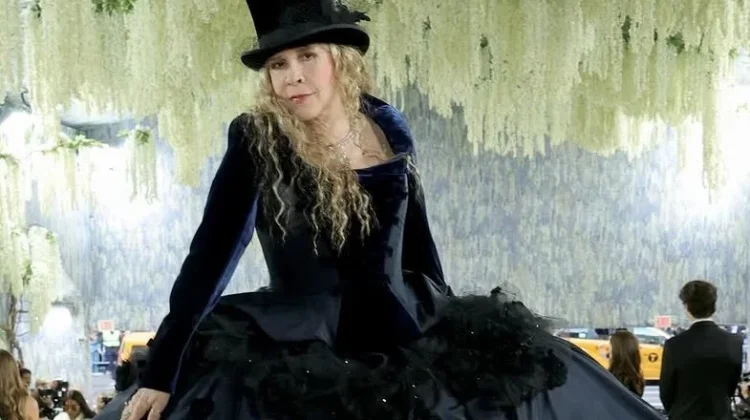 Vokalis Fleetwood Mac Dikabarkan Tampil di Pernikahan Taylor Swift