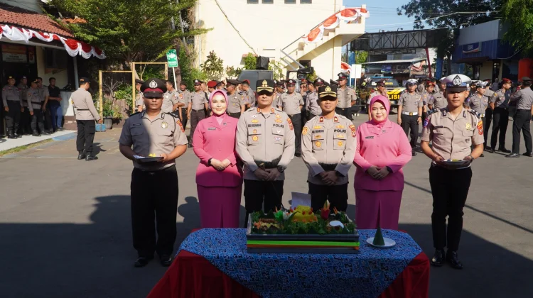 Sambut Hari Bhayangkara, 62 Anggota Polres Cirebon Kota Naik Pangkat