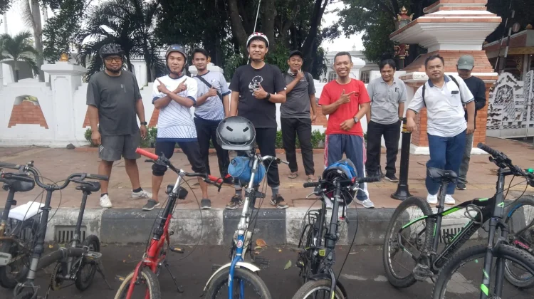 Keuntungan Bersepeda di Malam Hari, Jadi Pilihan Warga Lepas Penat